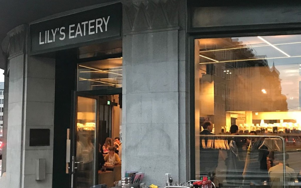  LILY'S FACTORY