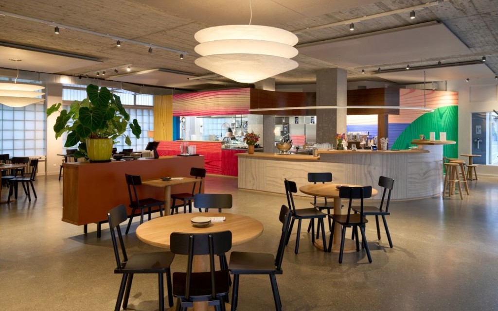 HIKARI - Caf&eacute; Restaurant Bar