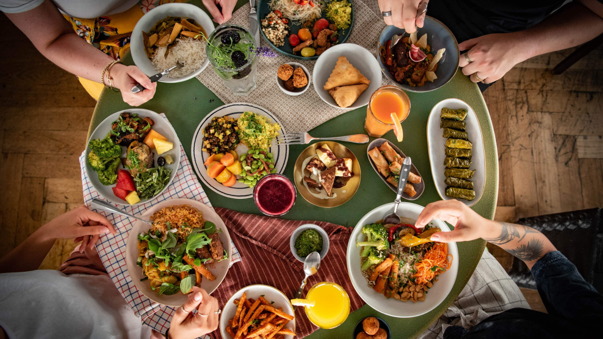 Sharing Table im Restaurant Hiltl